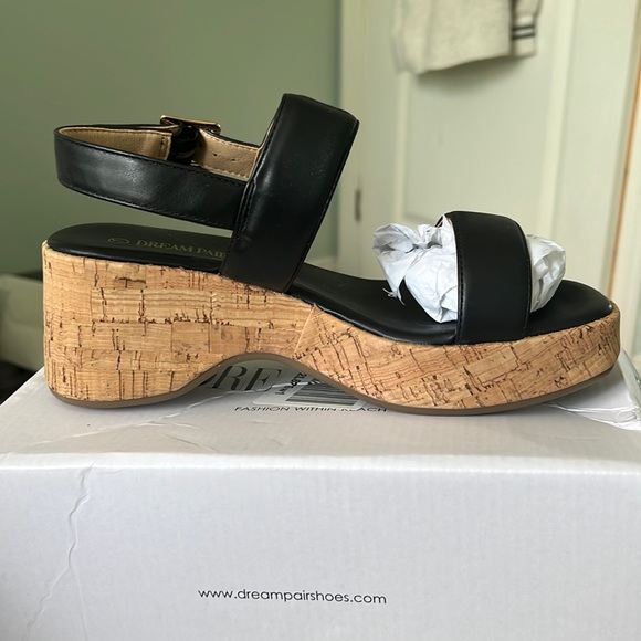 black buckle strap wedge sandals - Picture 3 of 4